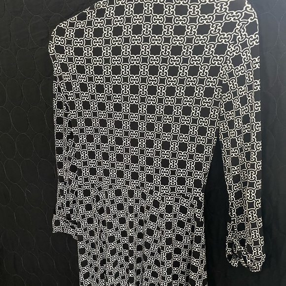 Black & white v-neck button down dress - Picture 4 of 5